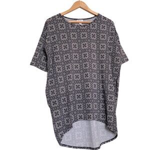 NWT Lularoe Irma Geometric Black and White Short Sleeve ToP Size XXS